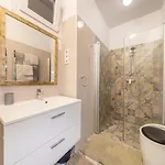 Margit Apartment *